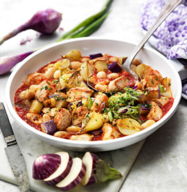 CASSOULET PÅ KYCKLING med tomat, bönor och steklök - Kronfågel