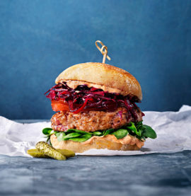 Kycklingburgare med citronmarinerad rödkål & chilidressing