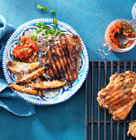 Grillad kycklingsteak tryffel, klyftpotatis, tomatsalsa & myntakräm