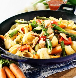 ENKEL KYCKLINGWOK med sommarsmaker - Kronfågel