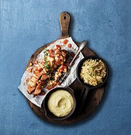 Ugnsgratinerad middagskorv av falutyp med mandelpotatispuré