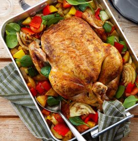 Helstekt Kyckling med Fyllning av Lök & Pimento
