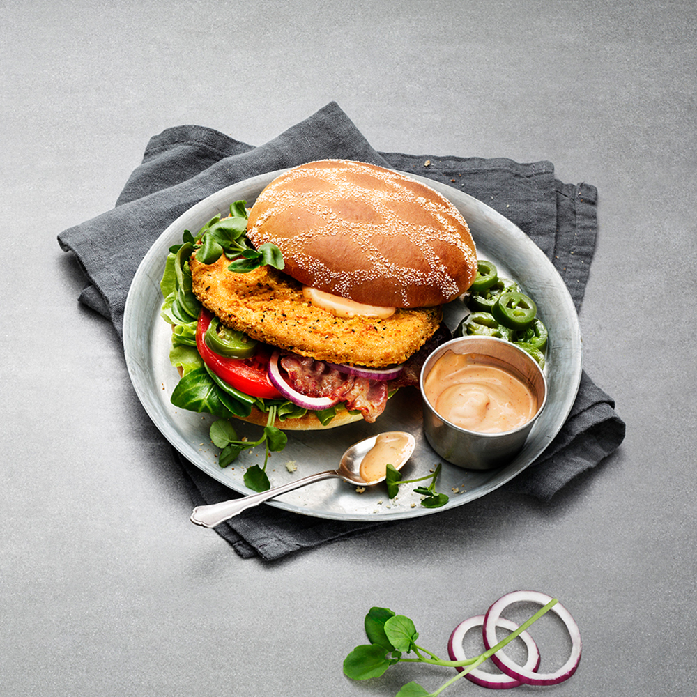 Hot-Creole-Kycklingburgare-med-Jalapeño-och-Bacon