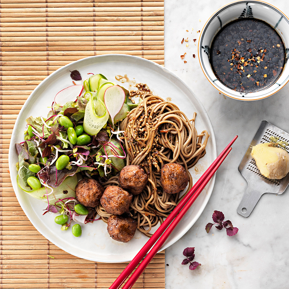 Kycklingköttbullar-med-asiatisk-dressing