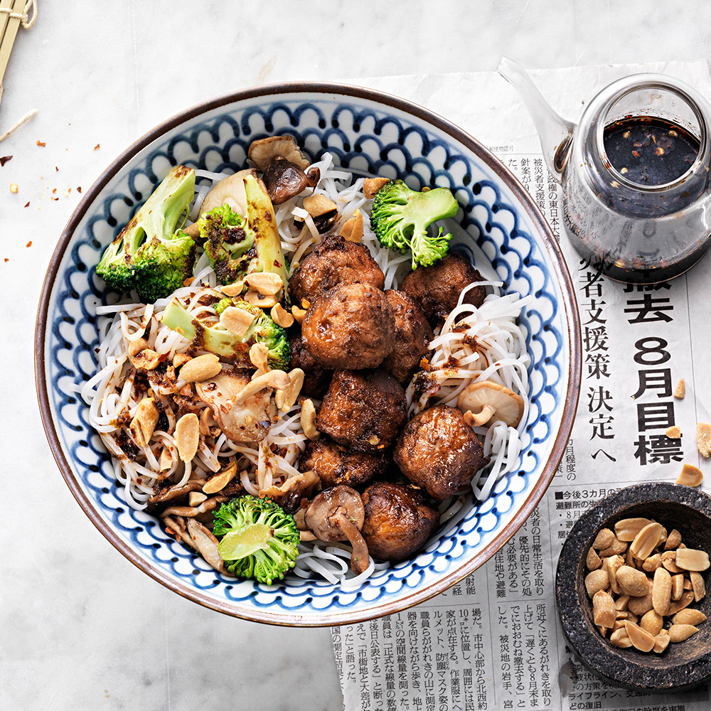 Kycklingköttbullar-med-broccoli-och-shiitake