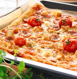 Kycklingpizza med färdig pizzadeg