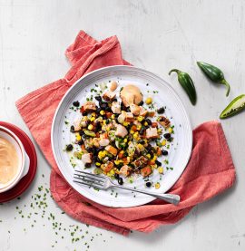 Mexikansk kycklingsallad med BBQ Stekt & tärnad kyckling