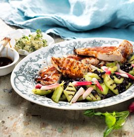 MINUTFILÉ I ÄPPLE- OCH CHILIGLAZE med grillad gurksallad och krassesmör - Kronfågel