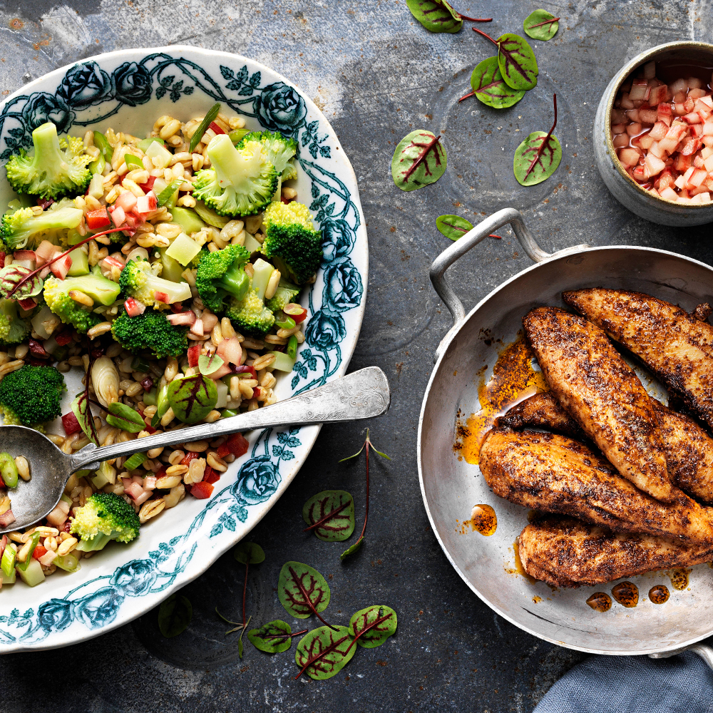 Små-fina-minutfiléer-med-matvetesallad-och-rabarber