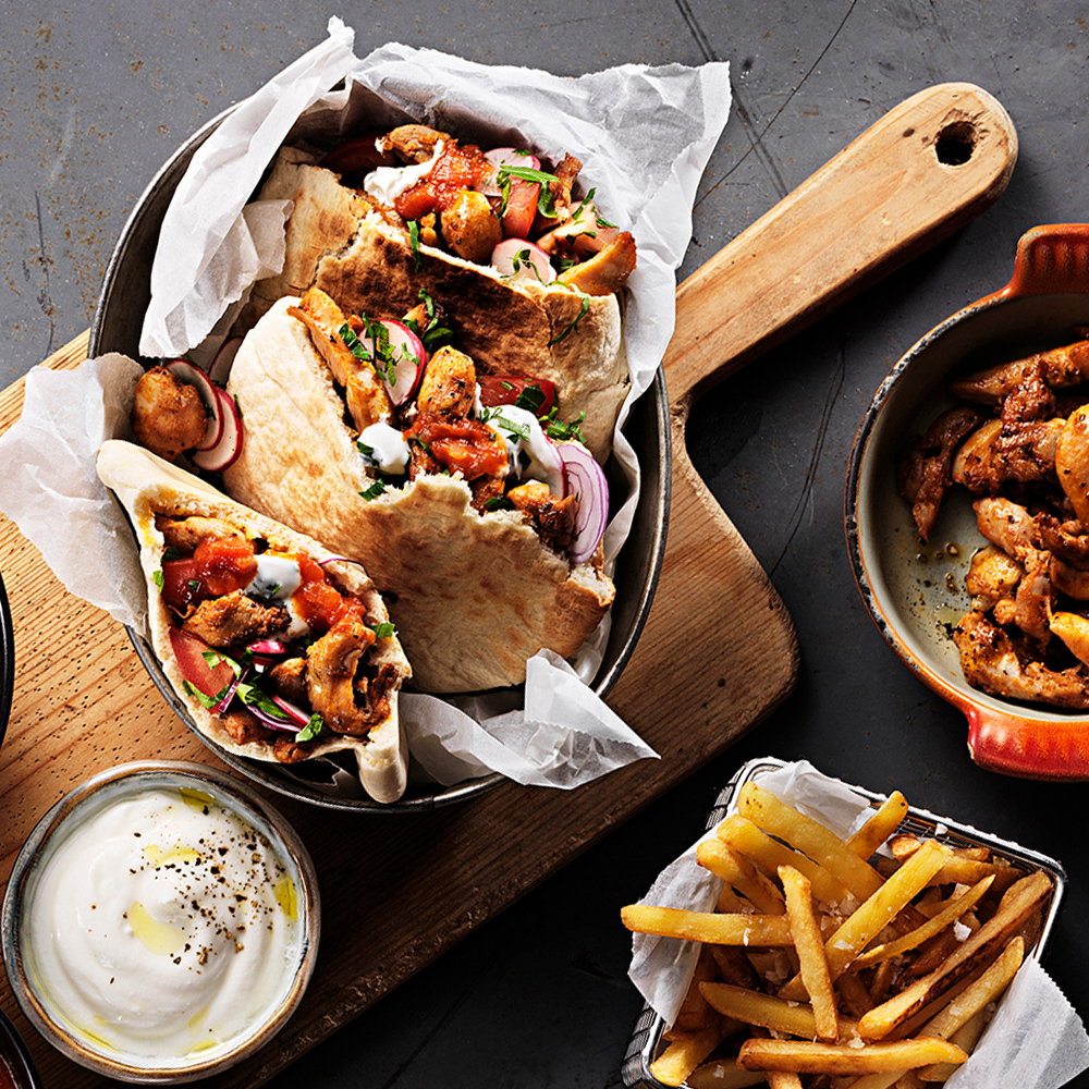 Strimlad-kycklingkebab-i-pitabröd