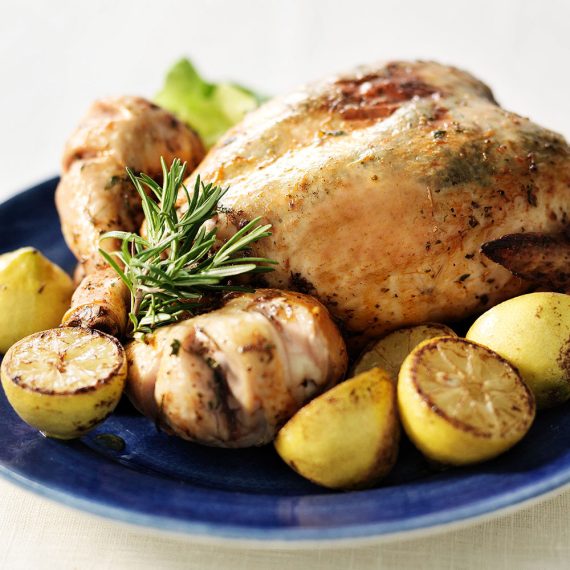 Ugnsstekt Gårdskyckling med citron och klyftpotatis