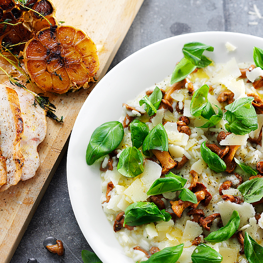 Vitlöksstekt-kycklingbröst-med-kantarellrisotto