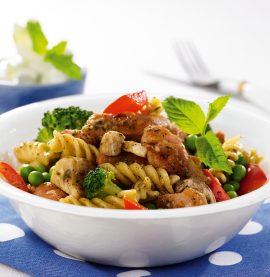 Grekisk kyckling & pastawok med tsatziki