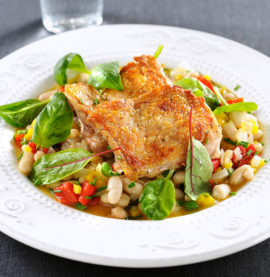 Vitlöksstekt Kycklinglårfilé med Sallad på Bönor & Paprika