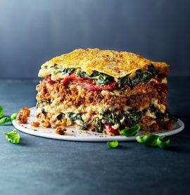 Lasagne med en mustig kycklingfärssås