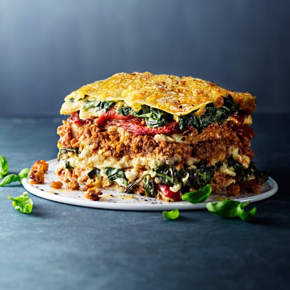 Lasagne med en mustig kycklingfärssås