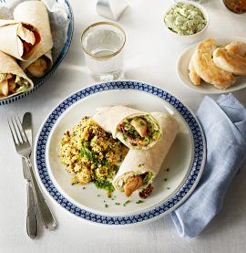 HÄLSOSAM KYCKLINGWRAP med en matig sallad - Kronfågel