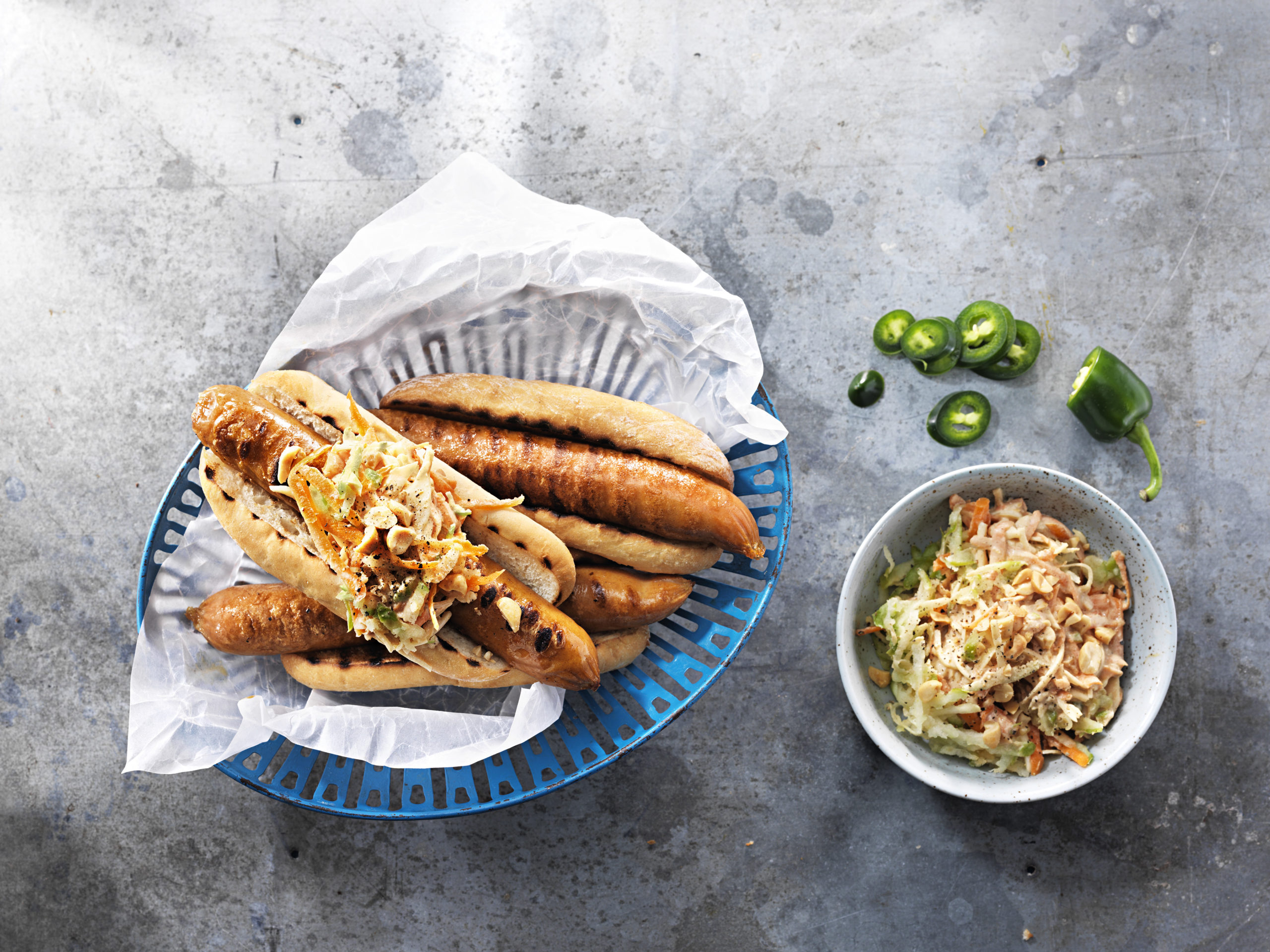 Kyckling_grillkorv_med_coleslaw_grund