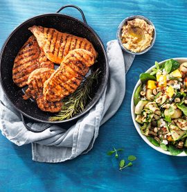 GRILLAD MINUTFILÉ MED sallad på färskpotatis, zucchini, mango och fetaost - Kronfågel