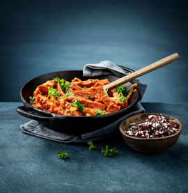 Stroganoff på kycklingmiddagskorv med blomkålsris