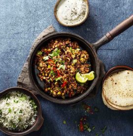 Chili Con Pollo med lime och gräddfil