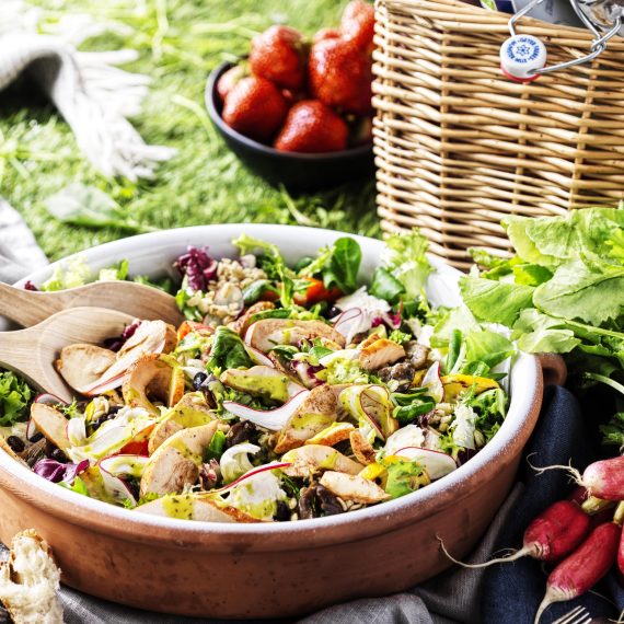 Kycklingsallad med grillade grönsaker och pistou