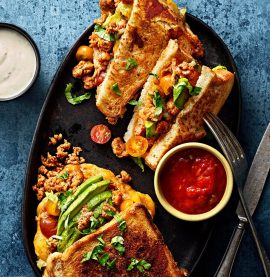 Taco grilled cheese sandwich med kycklingfärs