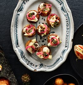 Kycklinglevermousse på frasig smördeg