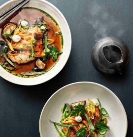 Krispig kycklingfilé i svampbuljong med svampmajonnäs