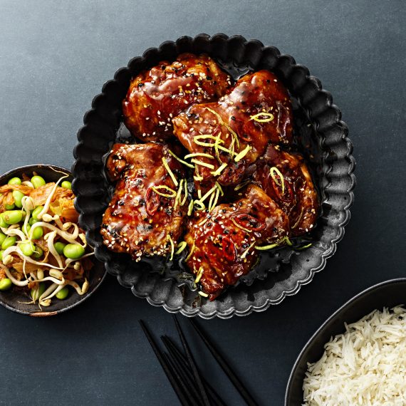 Kycklinglårfilé teriyaki med ris & sallad på sojabönor