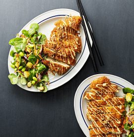 KYCKLINGTONKATSU med sojamajonnäs och sesamfrön