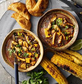 Majs- och bönsoppa med strimlad kyckling