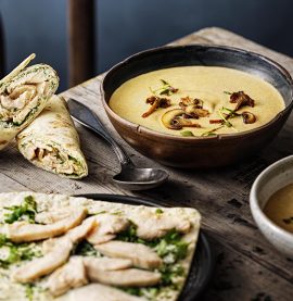 SVAMPSOPPA och tunnbrödsrulle med kyckling
