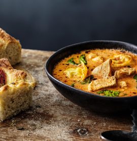 Tortellinisoppamed stekt kyckling och focaccia - Kronfågel