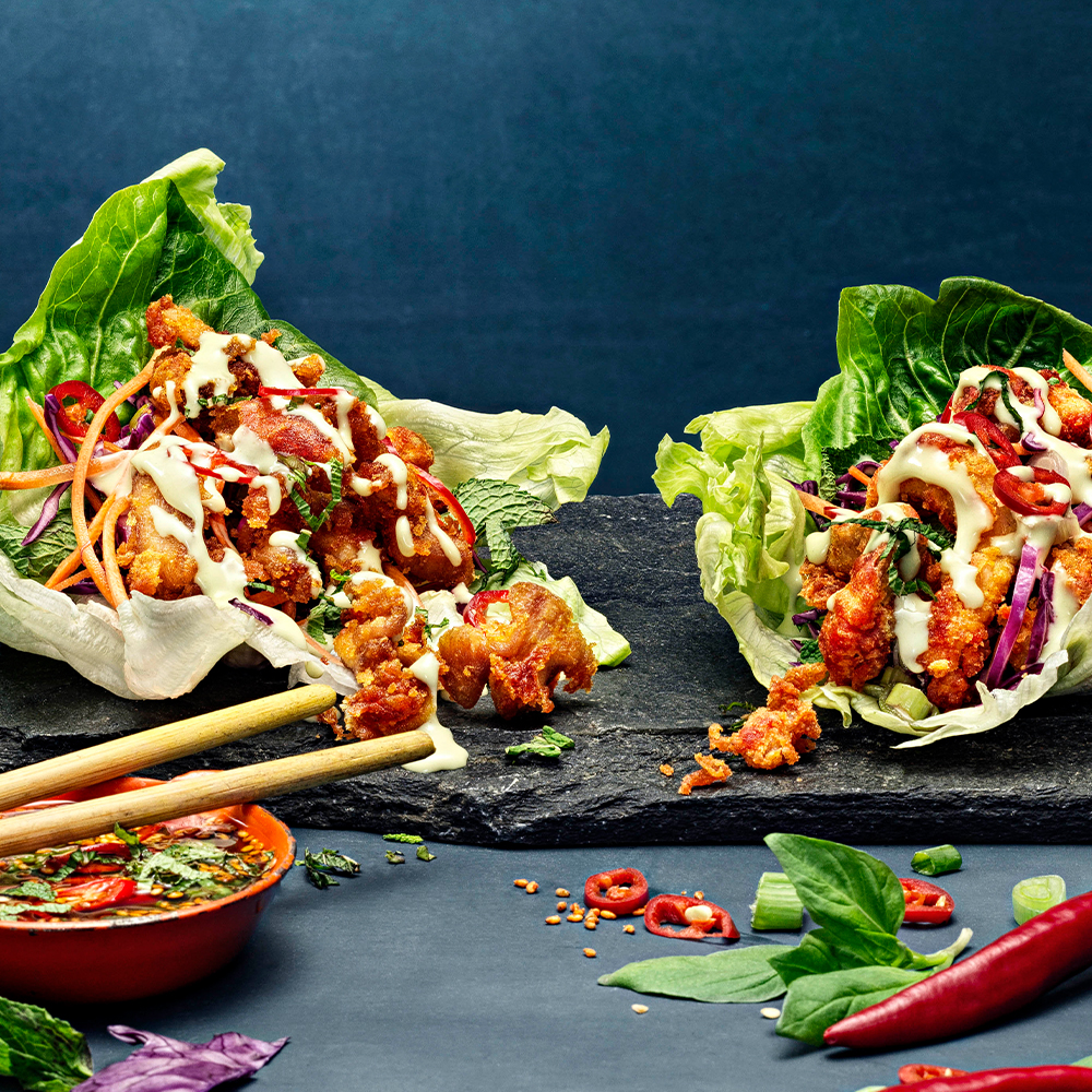 Strimlad_larrfile_Satay_i _salladsblad_1000x1000