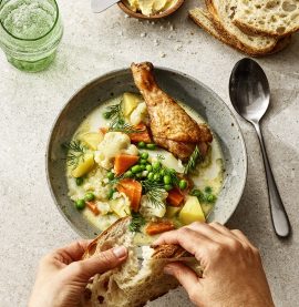 BRÄSERADE KYCKLINGBEN med ängamat och surdegsbröd