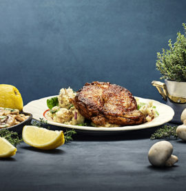 KycklingSteak med gräddkokt svamp och potatisstomp