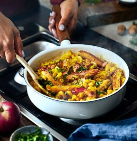 KRÄMIG SAFFRANSPASTA med kycklingprinskorv - Kronfågel