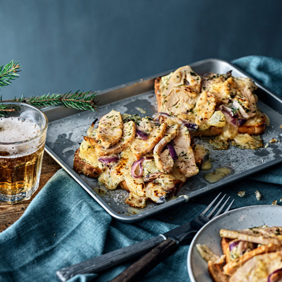 VARM MACKA med potatisröra toppad med kyckling